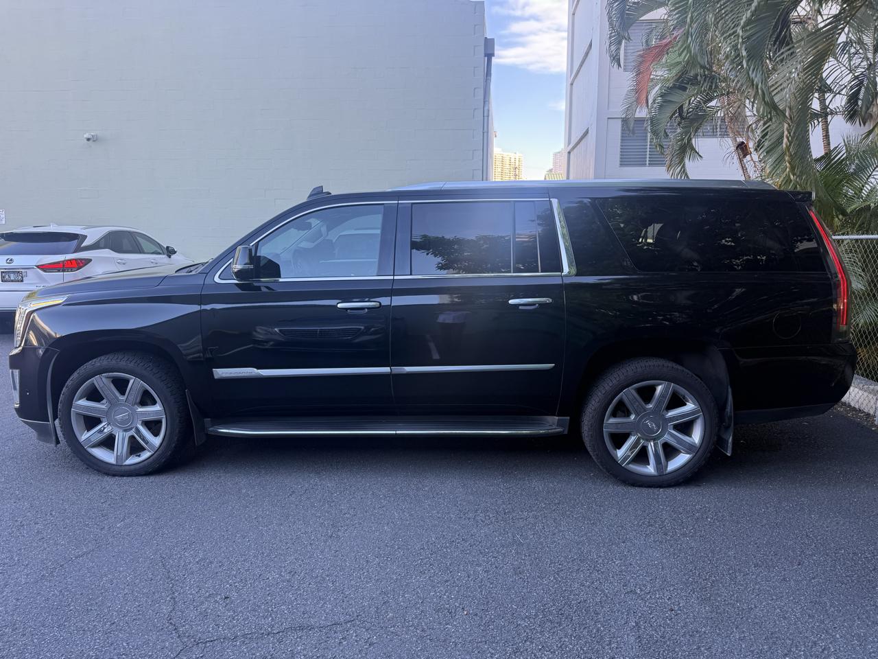 cadillac escalade esv 2018 1GYS3HKJ1JR361992 image cadillac escalade esv 2018 1GYS3HKJ1JR361992 image